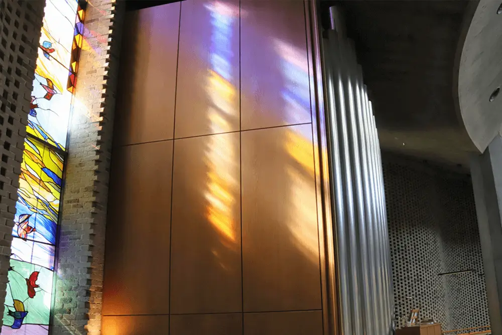 主聖堂パイプオルガンに射す光